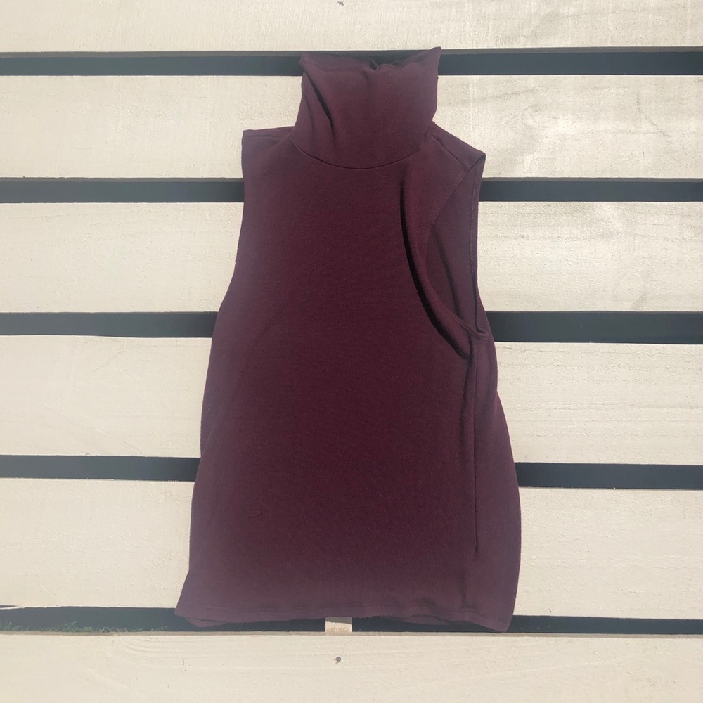 Turtle neck tank top